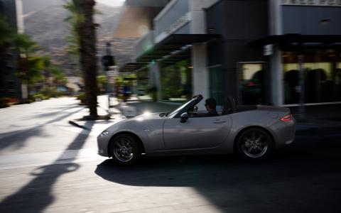 2023_MX-5_IPM7_GER_RHD_BRD_C26_EXT_Driving